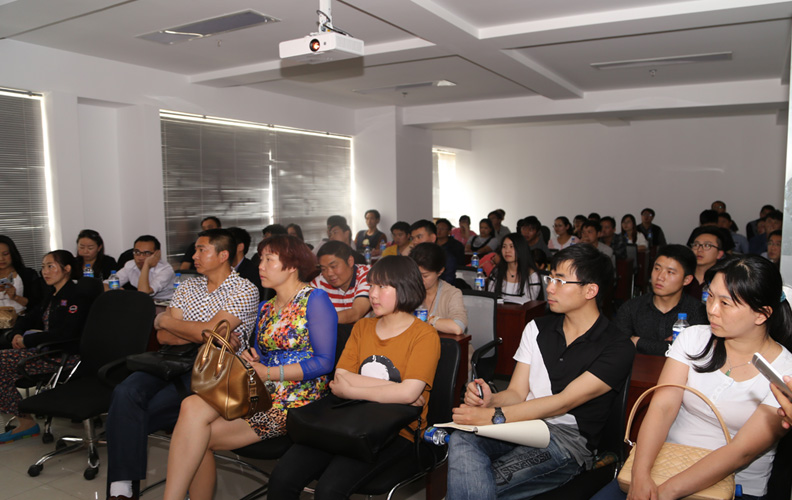 2015年4月18日，云南天度集團(tuán)天貓?zhí)詫氝\(yùn)營(yíng)沙龍?jiān)谠萍弴?guó)際商廈A座18樓舉行，全國(guó)知名淘寶運(yùn)營(yíng)人士現(xiàn)場(chǎng)進(jìn)行了分享和講解，數(shù)十名淘寶及天貓店主參加了本次沙龍，場(chǎng)面異常火爆，連走廊都坐滿(mǎn)了人